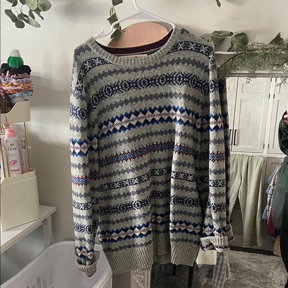 Urban Pipeline Gray and Burgundy Sweater